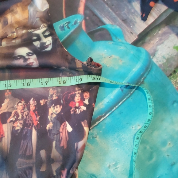 No brand shirt - Picture 2 of 2